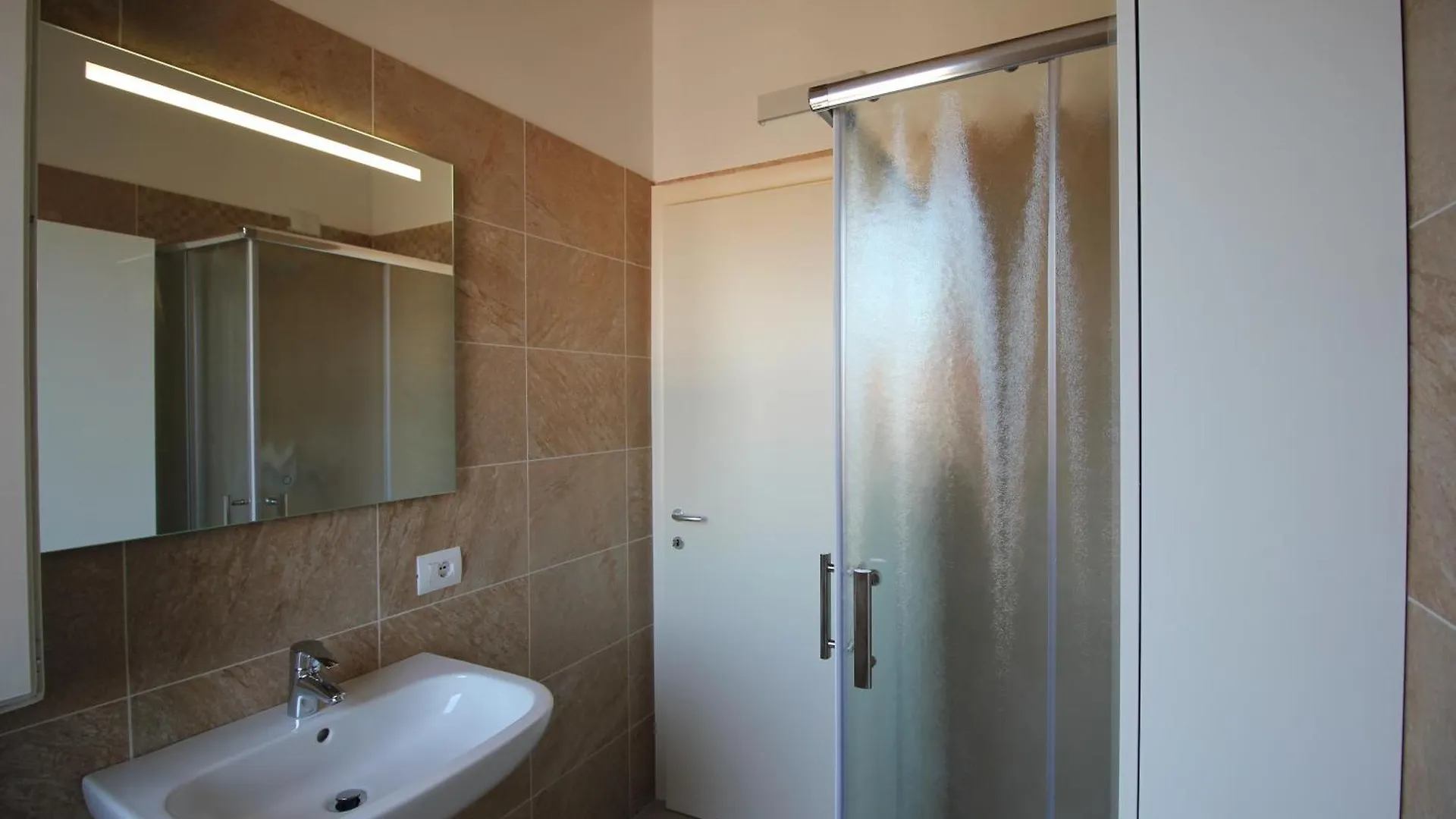 Ginny House Lake - Charming Flat With Pool Toscolano-Maderno