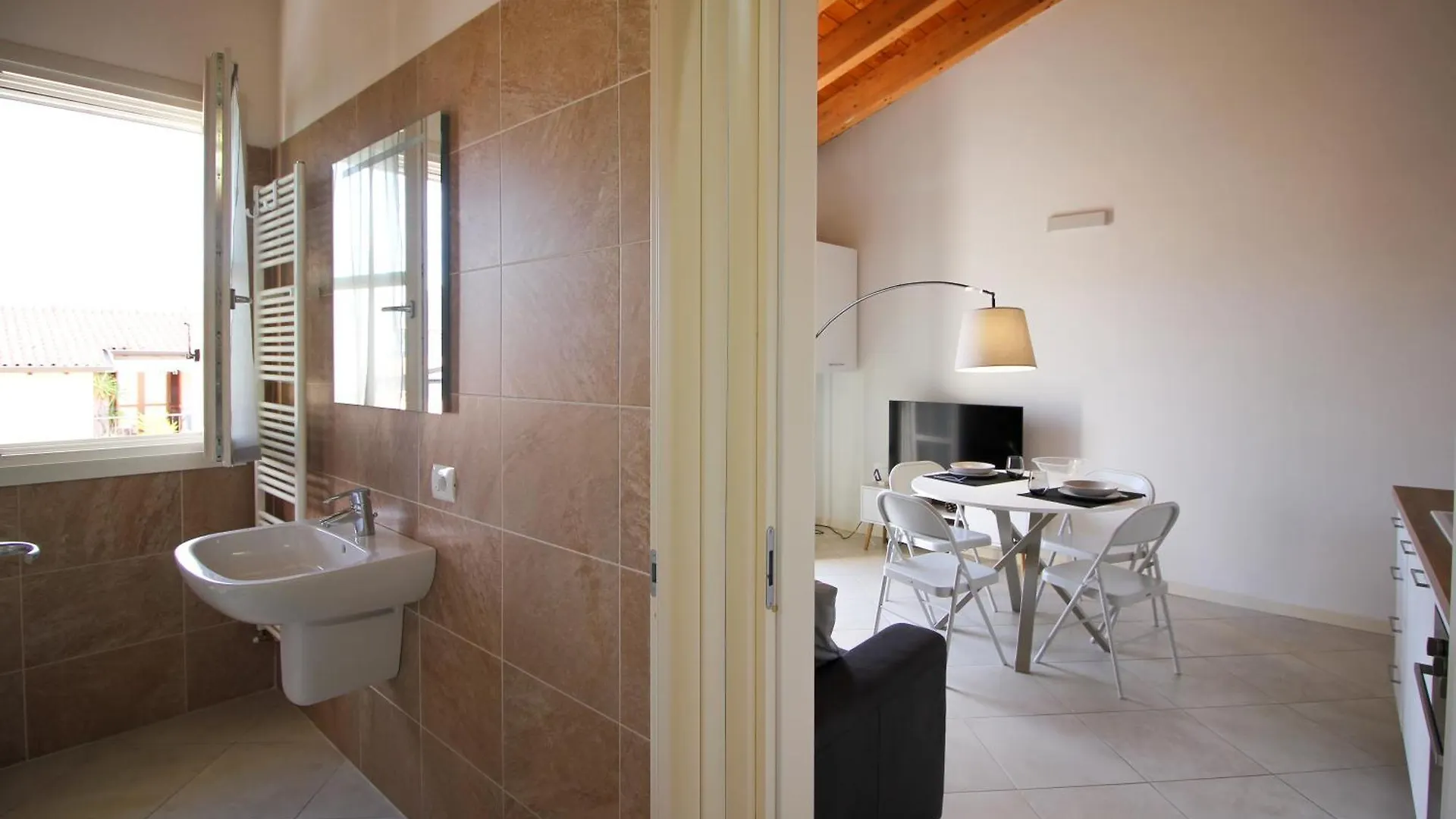 Ginny House Lake - Charming Flat With Pool Toscolano-Maderno Apartamento